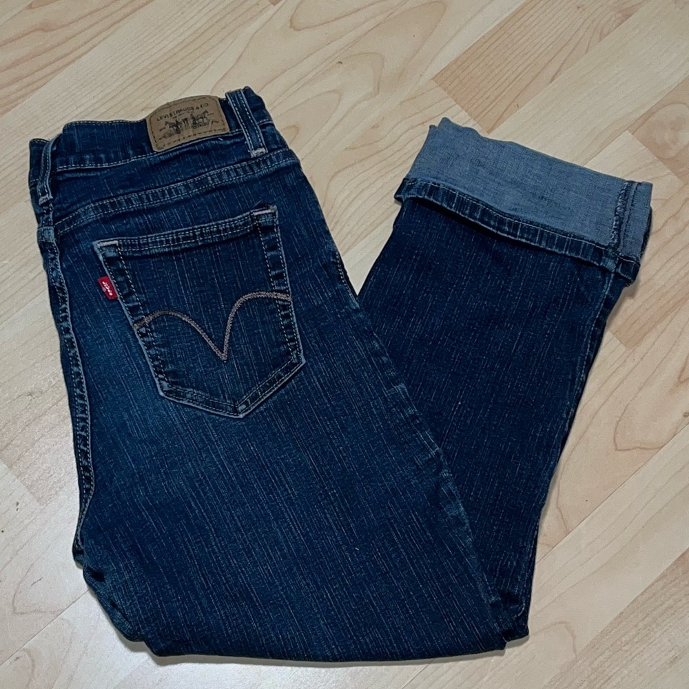Levi’s 548 Perfectly Slimming Jean Capris Cuffed Size 8